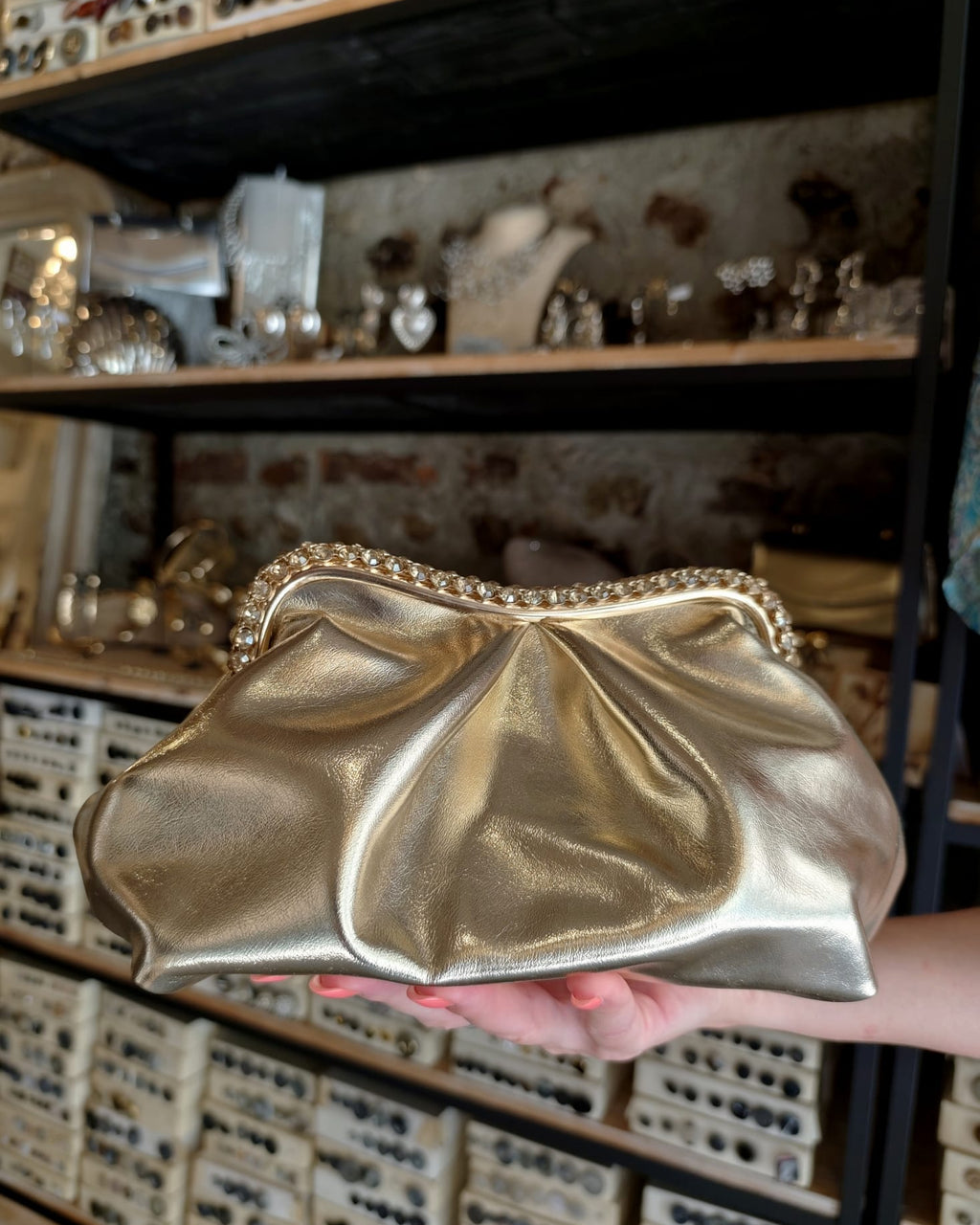 Pochette in ecopelle con strass